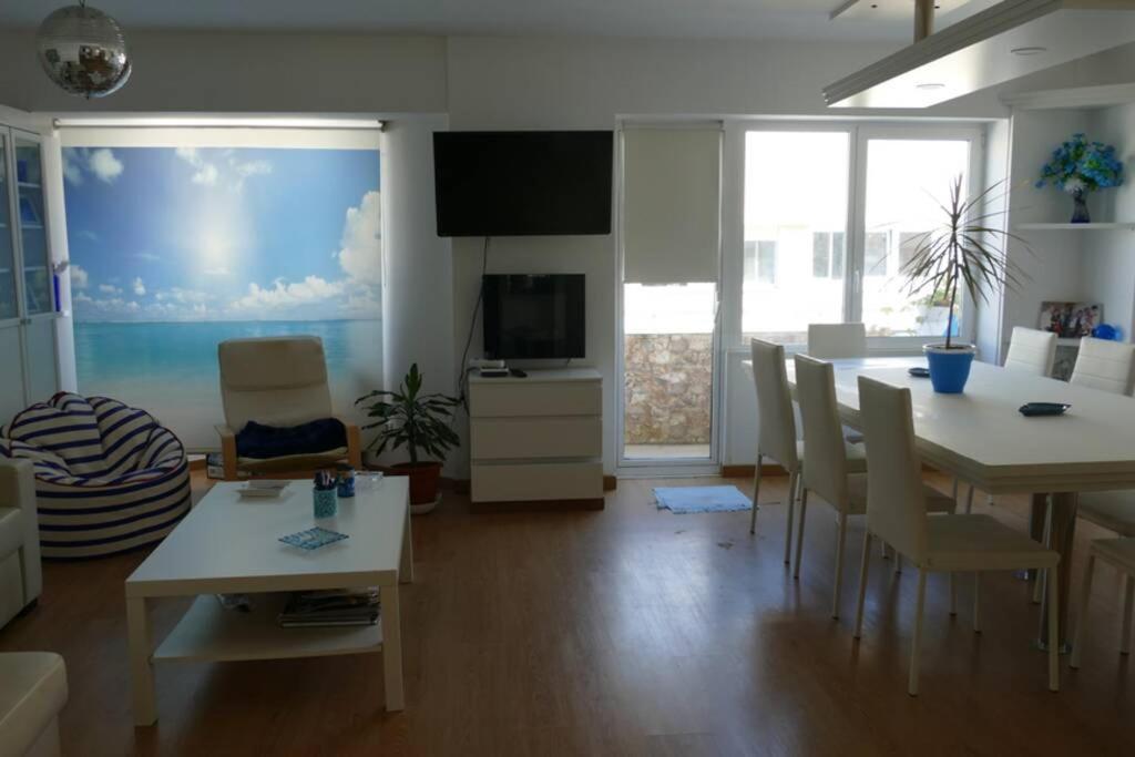 Apartmán Piso En Santa Cristina, A 150 M De La Playa Oleiros Exteriér fotografie